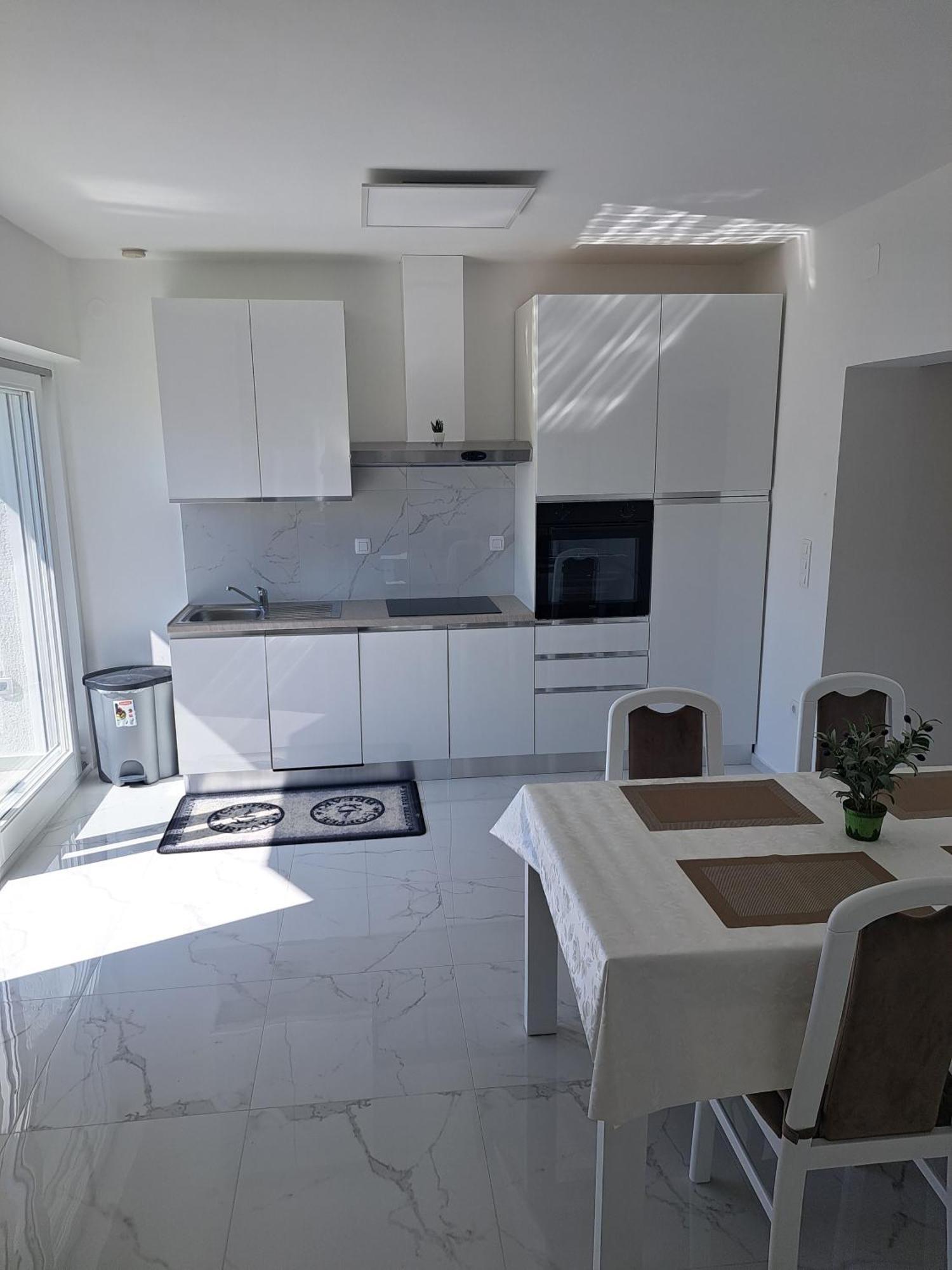 Apartment Totic *