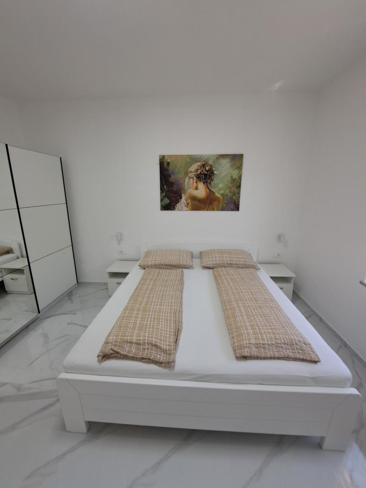 Totic Apartment *